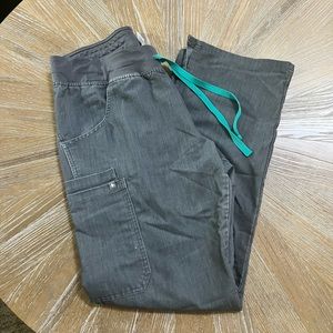 Woman’s Figs Gray Scrub Pants